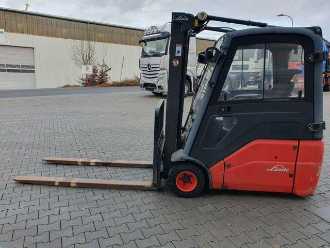 Used Forklift Truck LINDE E18 - 01 / Triplex: 4.50m! / SS / nur 5.672h! ELEKTRO VIERRADFRONTSTAPLER (13024702)