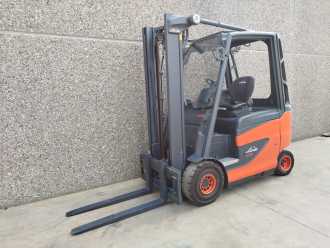Used Forklift Truck LINDE E20H-01/600 ELEKTRO VIERRADFRONTSTAPLER (13067299) backdrop