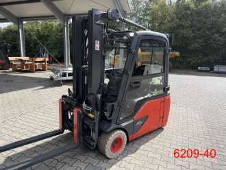 Used Forklift Truck LINDE E20L-02 ELEKTRO DREIRADFRONTSTAPLER (13068097) backdrop