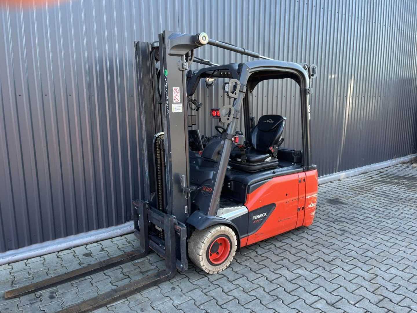 Used Forklift Truck LINDE E20L-02 ELEKTRO DREIRADFRONTSTAPLER (13075446)