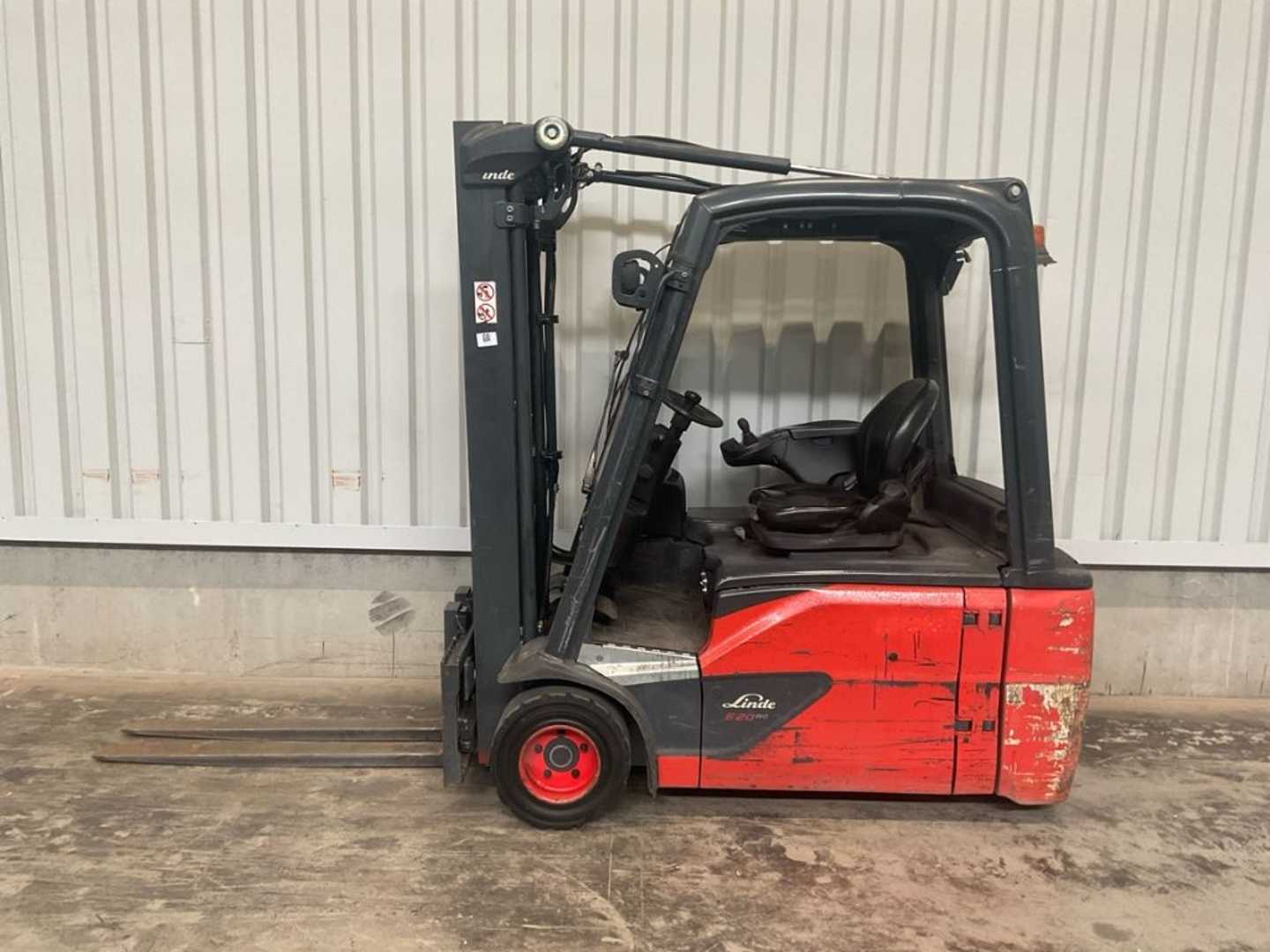 Used Forklift Truck LINDE E20L BR386 ELEKTRO DREIRADFRONTSTAPLER (13068325)