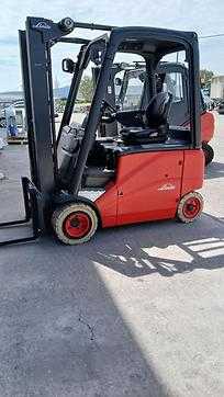 Used Forklift Truck LINDE E20PH-01 ELEKTRO VIERRADFRONTSTAPLER (13000896) backdrop