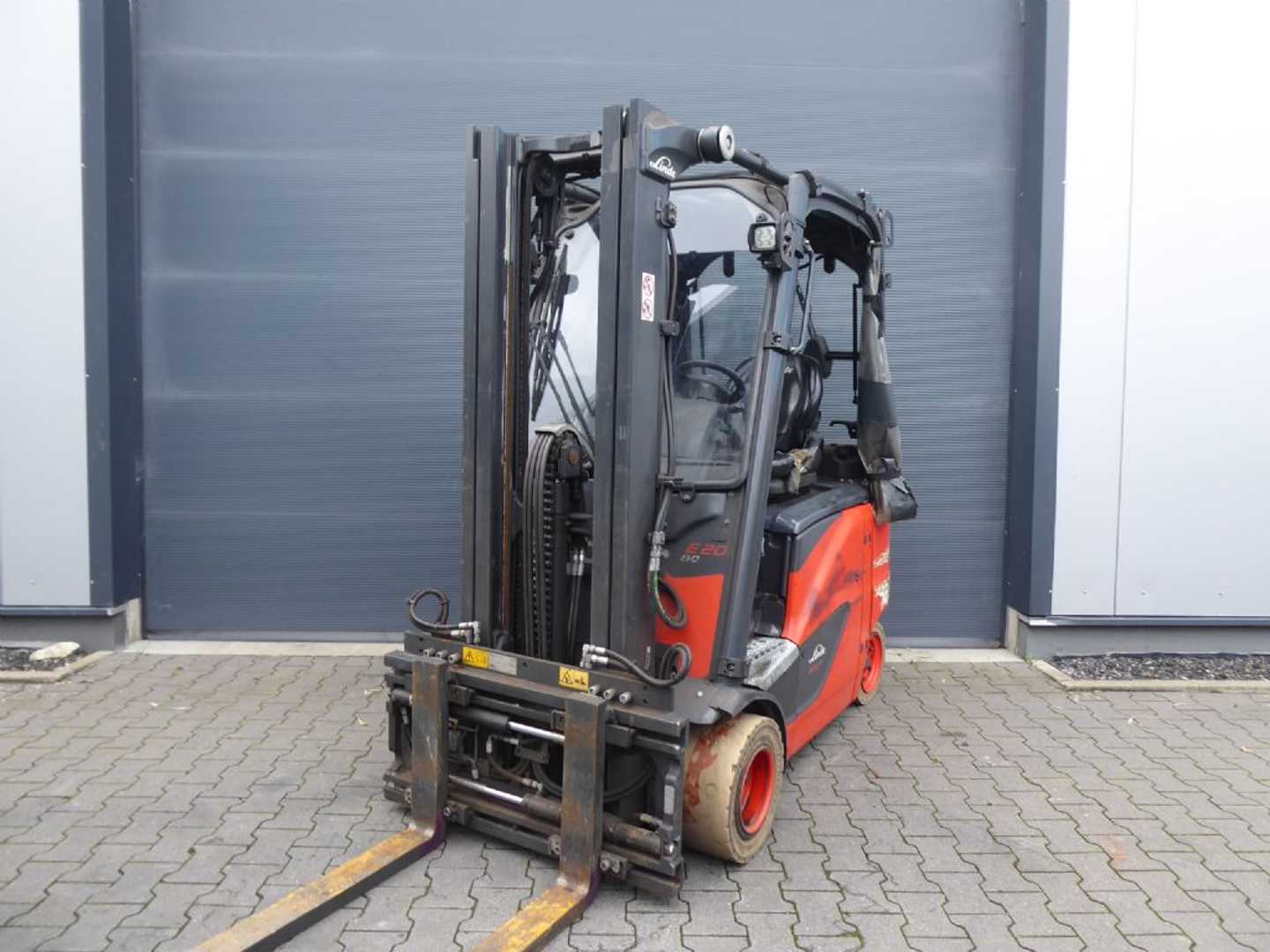 Used Forklift Truck LINDE E20PH-02 ELEKTRO VIERRADFRONTSTAPLER (13075324)