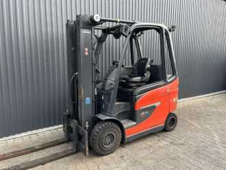 Used Forklift Truck LINDE E25H-01 ELEKTRO VIERRADFRONTSTAPLER (13065398) backdrop