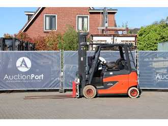 Used Forklift Truck LINDE E25HL-01/600 ELEKTRO VIERRADFRONTSTAPLER (13041304) backdrop
