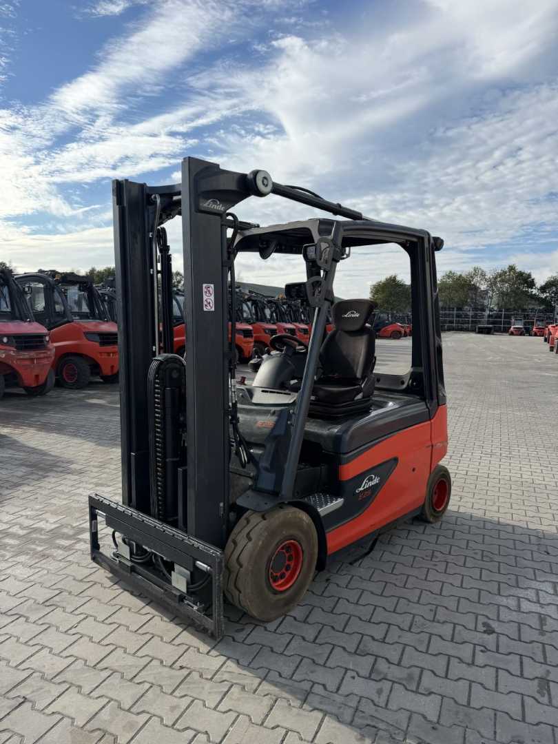 Used Forklift Truck LINDE E25L-01 ELEKTRO VIERRADFRONTSTAPLER (13075628)