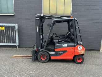 Used Forklift Truck LINDE E30-01 ELEKTRO VIERRADFRONTSTAPLER (13032317) backdrop