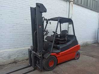 Used Forklift Truck LINDE E30-02 ELEKTRO VIERRADFRONTSTAPLER (13022569) backdrop
