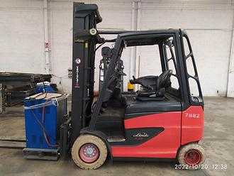Used Forklift Truck LINDE E30/600 H ELEKTRO VIERRADFRONTSTAPLER (12960561) backdrop