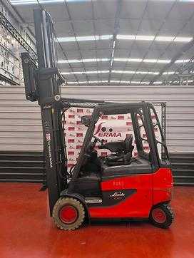 Used Forklift Truck LINDE E30/600 H ELEKTRO VIERRADFRONTSTAPLER (13024189) backdrop