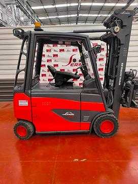Used Forklift Truck LINDE E30/600 HL  ELEKTRO VIERRADFRONTSTAPLER (13018206) backdrop