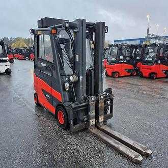 Used Forklift Truck LINDE E30-600HL ELEKTRO VIERRADFRONTSTAPLER (13074605) backdrop