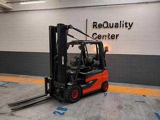 Used Forklift Truck LINDE E30 ELEKTRO VIERRADFRONTSTAPLER (13063697) backdrop