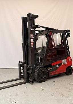 Used Forklift Truck LINDE E30 / UT L01019 ELEKTRO VIERRADFRONTSTAPLER (13033239) backdrop