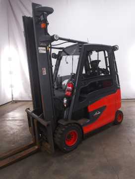 Used Forklift Truck LINDE E30HL-01/600 ELEKTRO VIERRADFRONTSTAPLER (12913002) backdrop