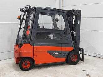 Used Forklift Truck LINDE E30L-01 Pågående renoveirng  ELEKTRO VIERRADFRONTSTAPLER (12997707)