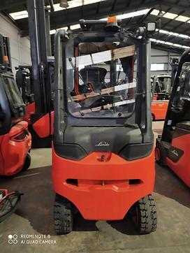 Used Forklift Truck LINDE E35 HL ELEKTRO VIERRADFRONTSTAPLER (12960531) backdrop