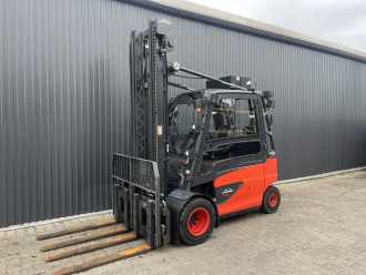 Used Forklift Truck LINDE E40HL-01/600 ELEKTRO VIERRADFRONTSTAPLER (13065956) backdrop