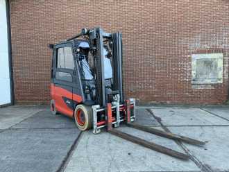 Used Forklift Truck LINDE E40HL-01/600 ELEKTRO VIERRADFRONTSTAPLER (13072164) backdrop