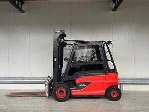 Used Forklift Truck LINDE E50 ELEKTRO VIERRADFRONTSTAPLER (13051282) backdrop