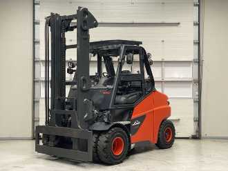 Used Forklift Truck LINDE E80-01/900 ELEKTRO VIERRADFRONTSTAPLER (12975219) backdrop