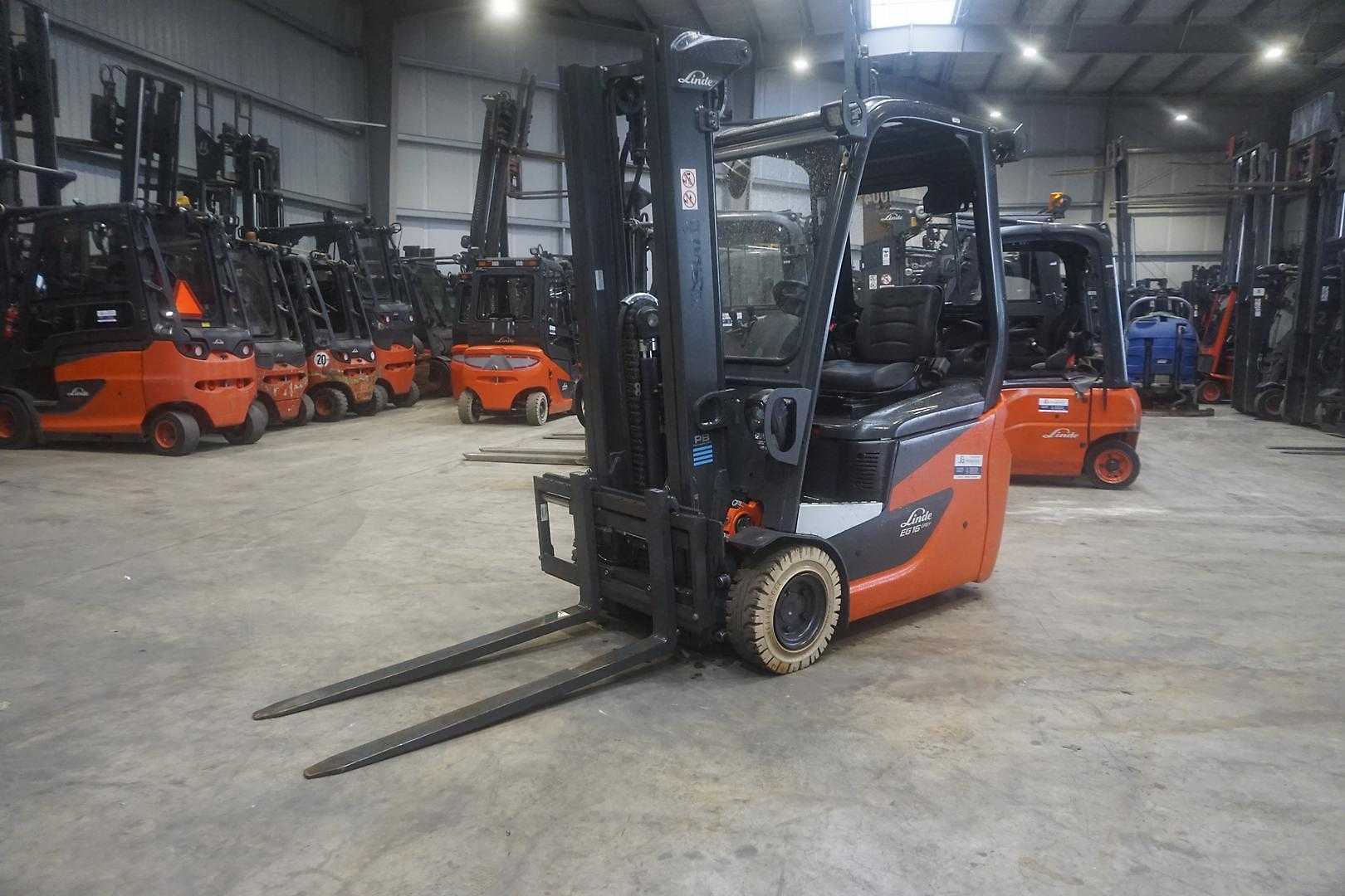 Used Forklift Truck LINDE EH 16-02 - Triplex - Nur 337 Stunden ELEKTRO DREIRADFRONTSTAPLER (13056510)