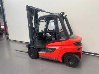 Used Forklift Truck LINDE H 25 D-01 DIESEL VIERRADFRONTSTAPLER (13071657)