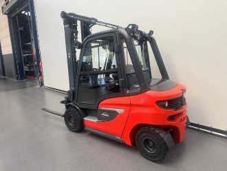 Used Forklift Truck LINDE H 25 D-01 DIESEL VIERRADFRONTSTAPLER (13071657)