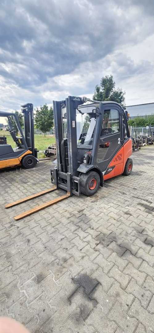 Used Forklift Truck LINDE H 25 T-02 GAS VIERRADFRONTSTAPLER (13058000)
