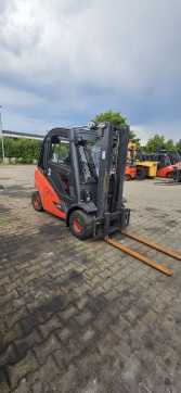 Used Forklift Truck LINDE H 25 T-02 GAS VIERRADFRONTSTAPLER (13058000)