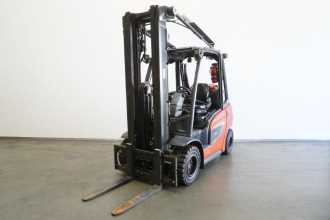 Used Forklift Truck LINDE H 25 T 1202 GAS VIERRADFRONTSTAPLER (13068351) backdrop