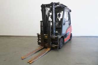 Used Forklift Truck LINDE H 25 T 1202 GAS VIERRADFRONTSTAPLER (13069878) backdrop