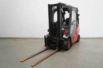 Used Forklift Truck LINDE H 25 T EVO 392-02 GAS VIERRADFRONTSTAPLER (13041473) backdrop