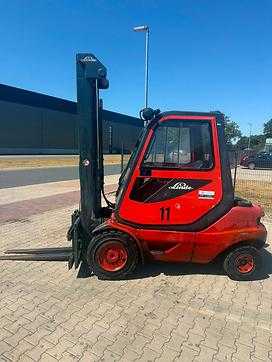 Used Forklift Truck LINDE H 30 D -03 DIESEL VIERRADFRONTSTAPLER (13059264) backdrop
