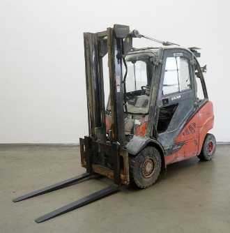 Used Forklift Truck LINDE H 30 D (3B) EVO 393-02 DIESEL VIERRADFRONTSTAPLER (12919782) backdrop