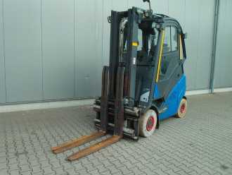Used Forklift Truck LINDE H 30 T -02 GAS VIERRADFRONTSTAPLER (13063573)