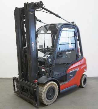 Used Forklift Truck LINDE H 30 T 1202 GAS VIERRADFRONTSTAPLER (12933067) backdrop