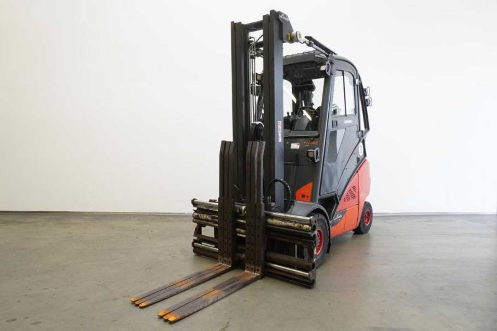 Used Forklift Truck LINDE H 30 T EVO 393-02 GAS VIERRADFRONTSTAPLER (13067092)