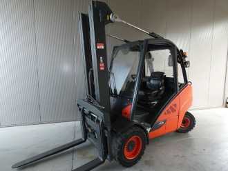 Used Forklift Truck LINDE H 35 D - 02 DIESEL VIERRADFRONTSTAPLER (13076068) backdrop