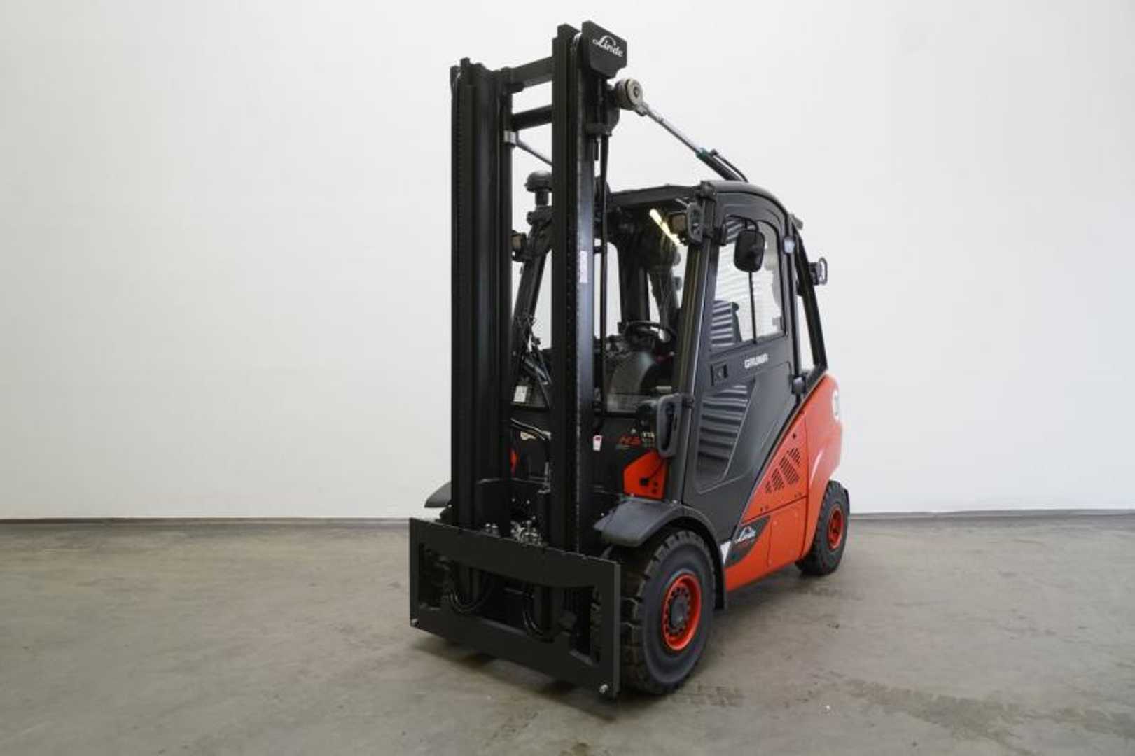 Used Forklift Truck LINDE H 35 D (3A) EVO 393-02 DIESEL VIERRADFRONTSTAPLER (13036083)