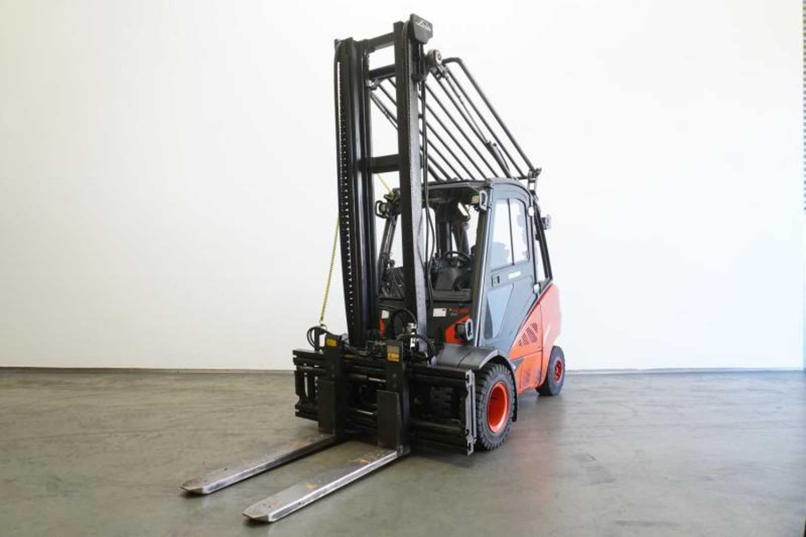 Used Forklift Truck LINDE H 35 D (3B) EVO 393-02 DIESEL VIERRADFRONTSTAPLER (13067922)