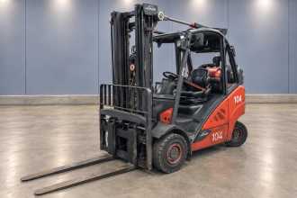 Used Forklift Truck LINDE H 35 T - 02 /58679/ GAS VIERRADFRONTSTAPLER (13065553) backdrop