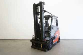 Used Forklift Truck LINDE H 35 T 1202 GAS VIERRADFRONTSTAPLER (13041474) backdrop