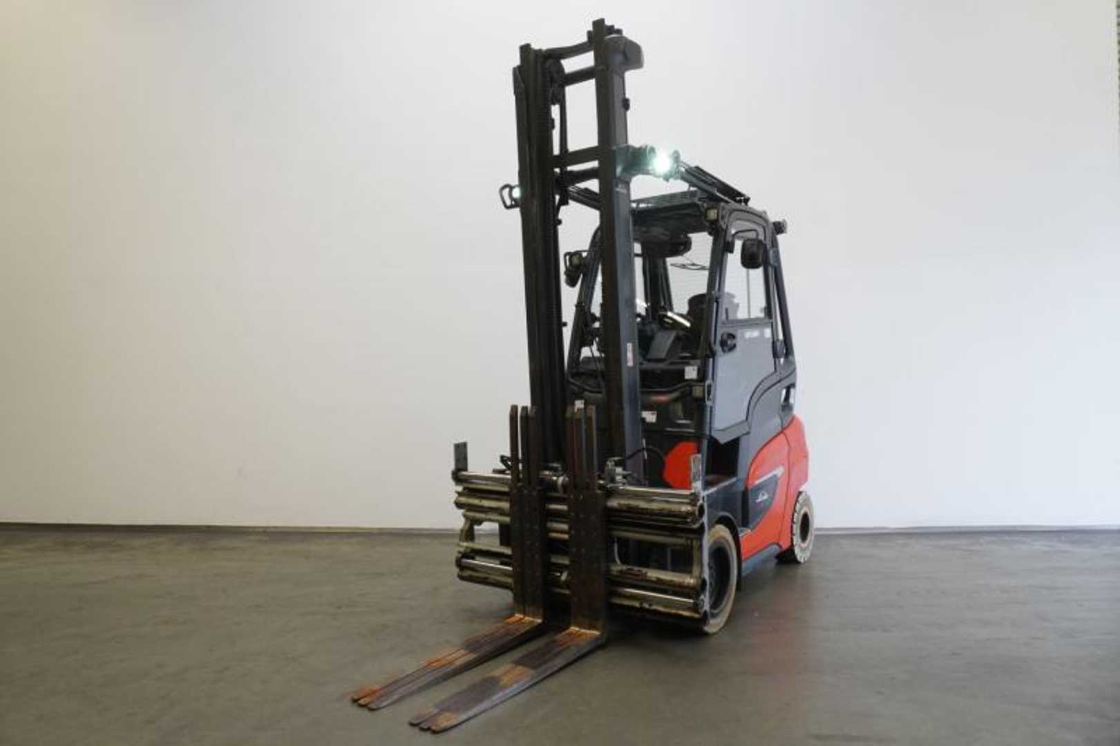 Used Forklift Truck LINDE H 35 T 1202 GAS VIERRADFRONTSTAPLER (13069880)