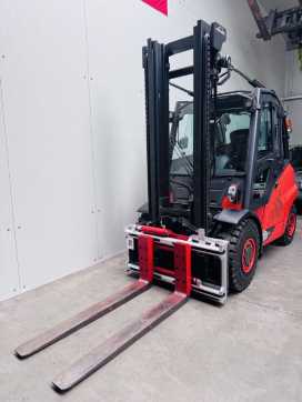 Used Forklift Truck LINDE H 50 D-02/600 EVO 3B Kabine STVO Klima ZVG DIESEL VIERRADFRONTSTAPLER (13036794) backdrop