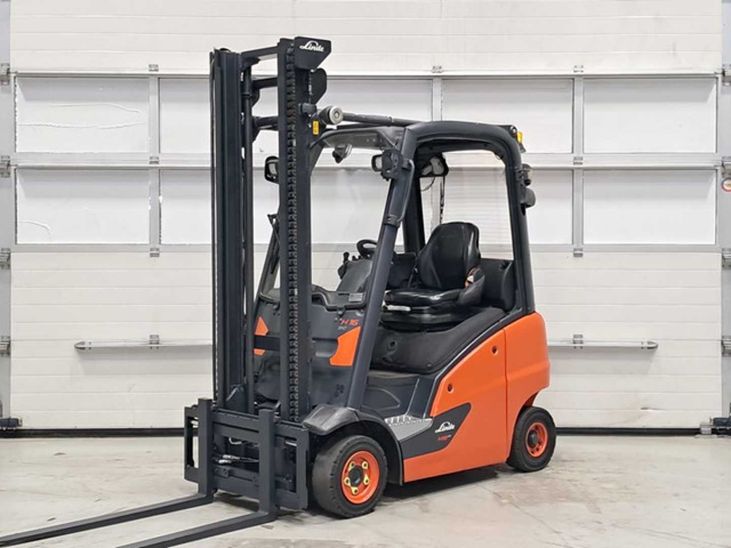 Used Forklift Truck LINDE H16D-01 DIESEL VIERRADFRONTSTAPLER (12888901)