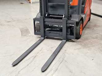 Used Forklift Truck LINDE H16D-01 DIESEL VIERRADFRONTSTAPLER (12888901)