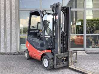 Used Forklift Truck LINDE H16D-03 DIESEL VIERRADFRONTSTAPLER (13059963) backdrop