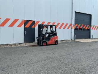 Used Forklift Truck LINDE H16T-01 GAS VIERRADFRONTSTAPLER (13054205)