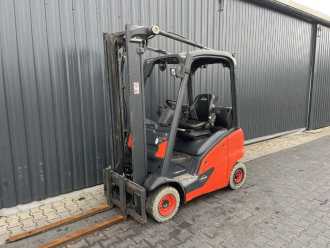 Used Forklift Truck LINDE H16T-01 GAS VIERRADFRONTSTAPLER (13065120) backdrop